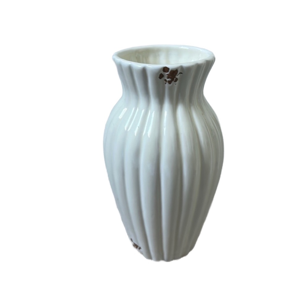 Vase - Picture 1 of 5